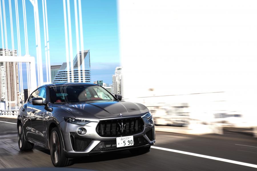  Maserati Levante Trofeo 2018 года  (JP) (фото 6 из 13)